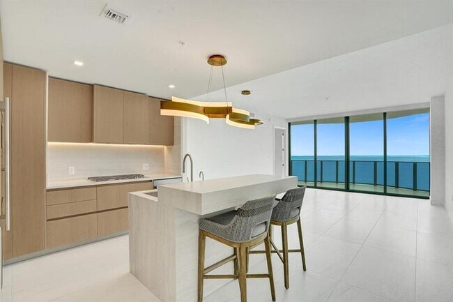 Foto del edificio - 900 N Ocean Blvd