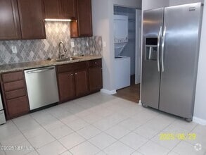 Building Photo - 2300 Twelve Oaks Dr