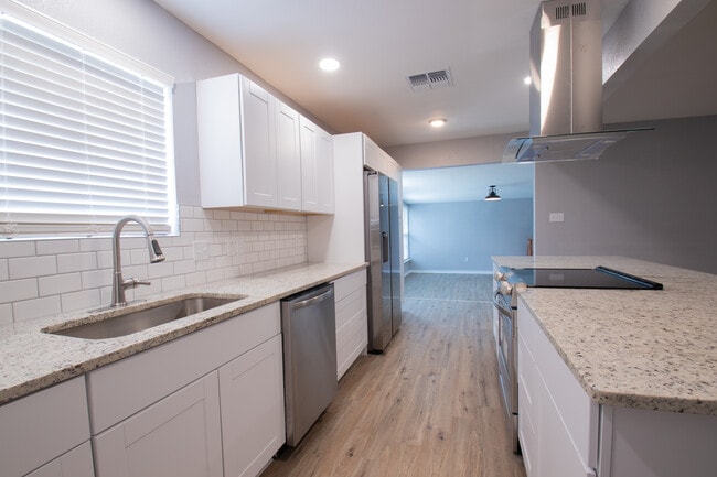 Building Photo - Crossbill