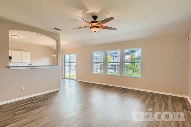 Building Photo - 712 Locustberry Dr