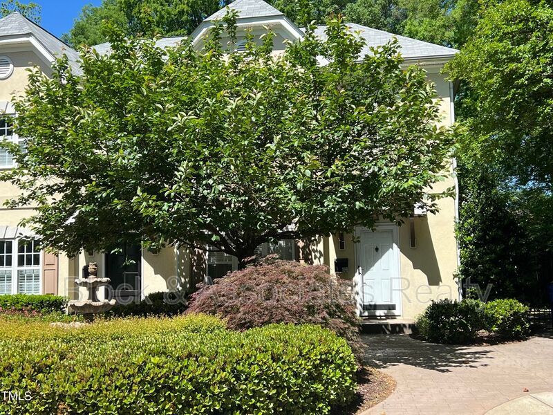 Foto principal - 1109 Wake Forest Rd