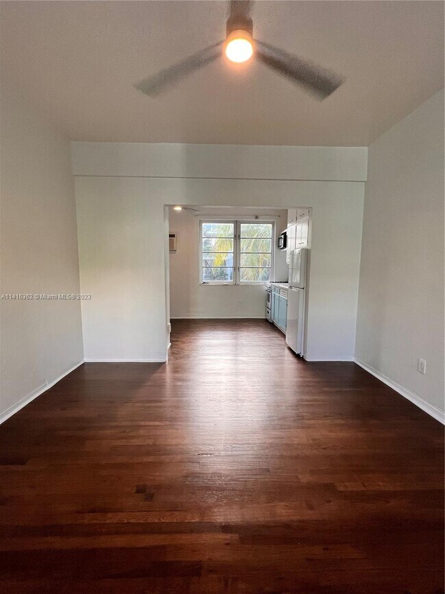 Building Photo - 135 3rd St