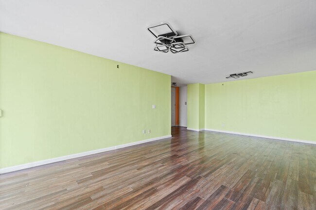 Foto del edificio - 200 Winston Dr