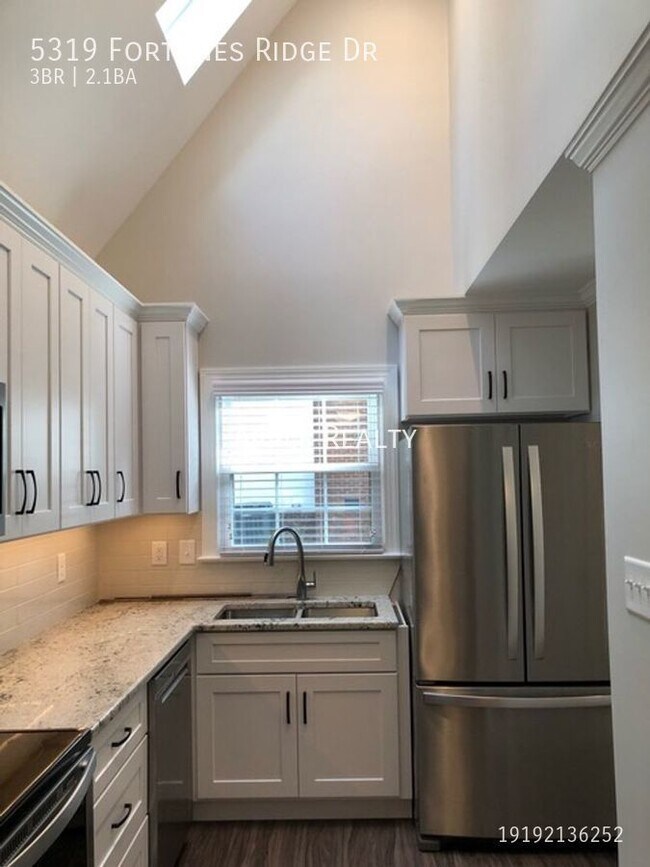 Building Photo - 5319 Fortunes Ridge Dr - Available Now!!