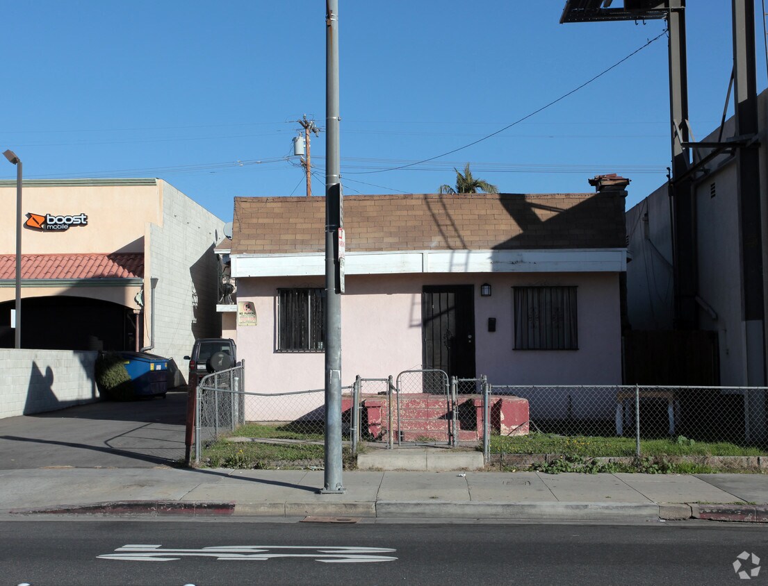 Foto del edificio - 3649 Slauson Ave