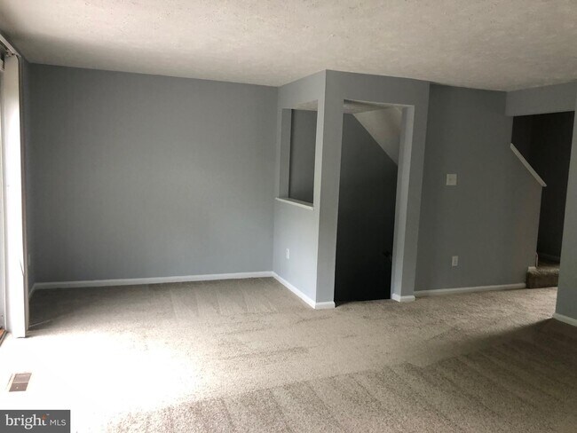 Building Photo - 9032 Lone Star Ct