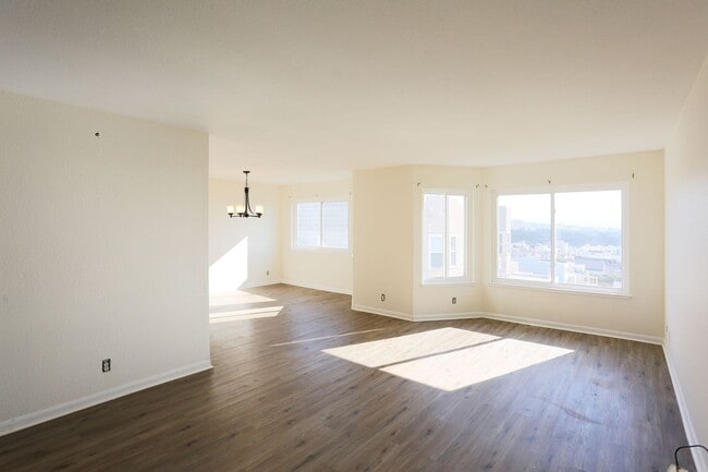 Foto del edificio - 7221 Geary Blvd