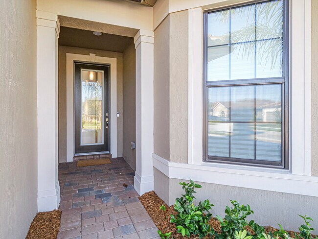 Building Photo - 3842 White Alder Wy