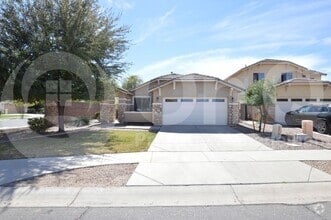 Building Photo - 3033 E Tonto Dr