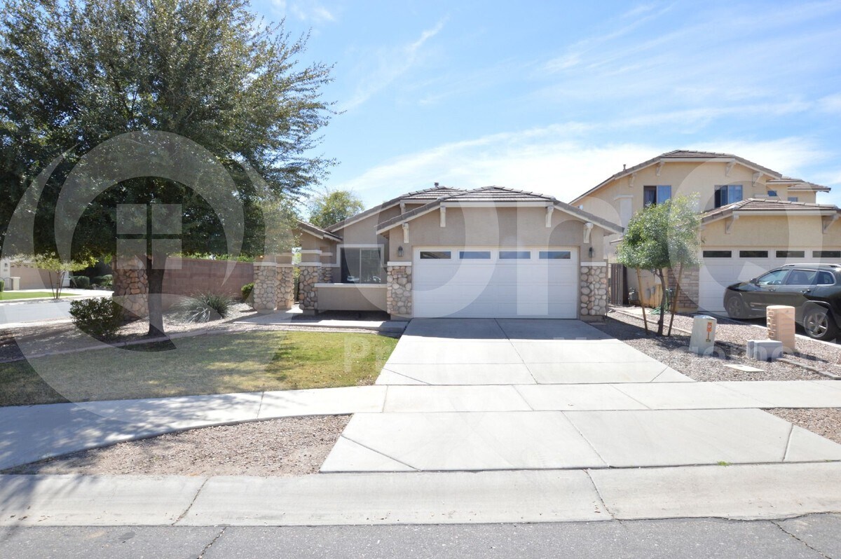 Foto principal - 3033 E Tonto Dr