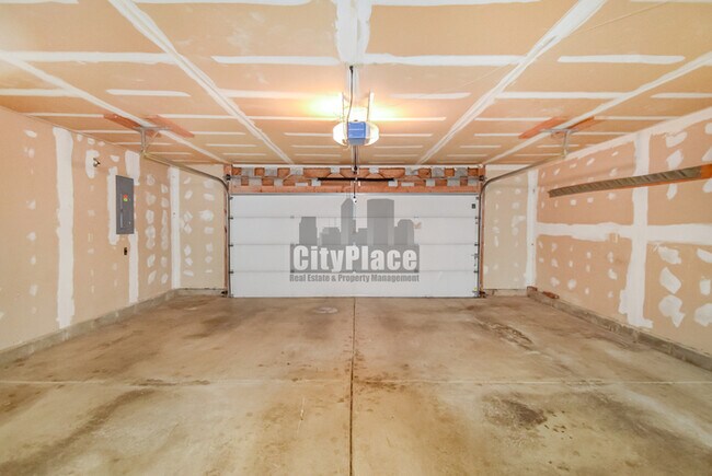 Foto del edificio - 740 Sweet Creek Dr