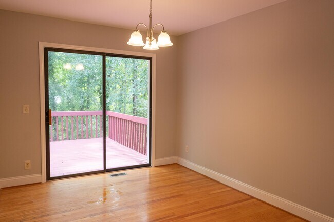 Building Photo - 417 Landerwood Ln