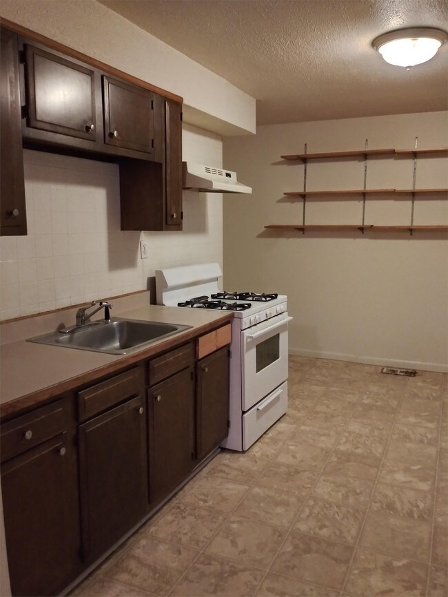 Building Photo - 224 Heir Ave