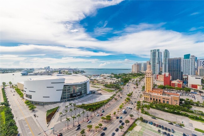 Building Photo - 888 Biscayne Blvd
