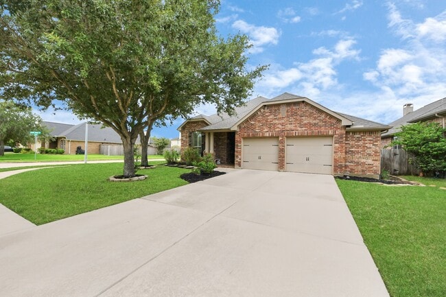 Building Photo - 28226 Chalet Park Dr