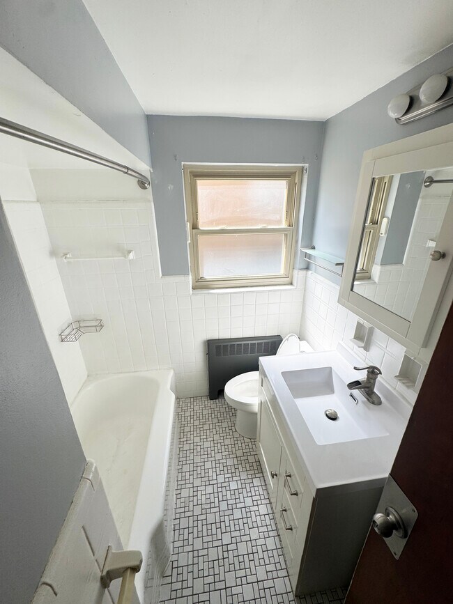 Foto del edificio - 4216 Applegate Ave