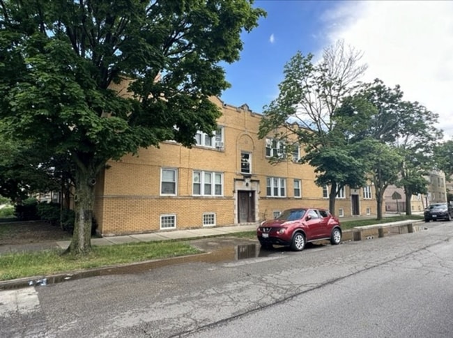 Building Photo - 3015 N Long Ave