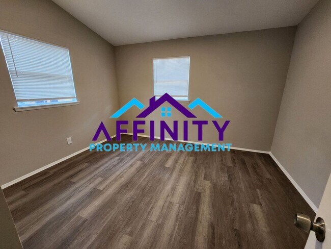 Foto del edificio - 3 Bedroom / 1.5 Bath