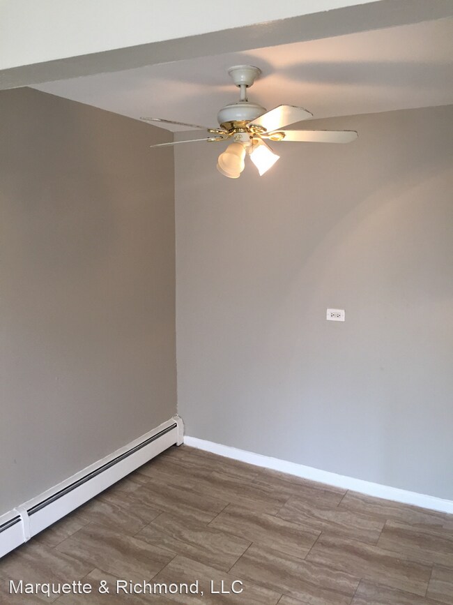 Foto del edificio - 1 br, 1 bath Apartment - 12500 S. Lincoln ...