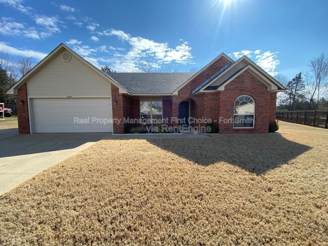 Building Photo - 1475 E Gate Dr