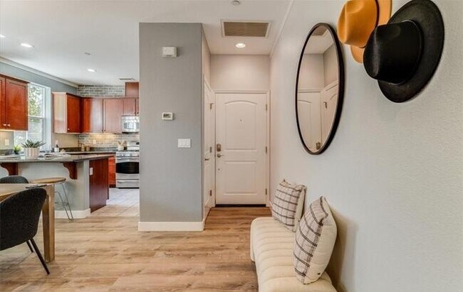 Foto del edificio - APARTMENT