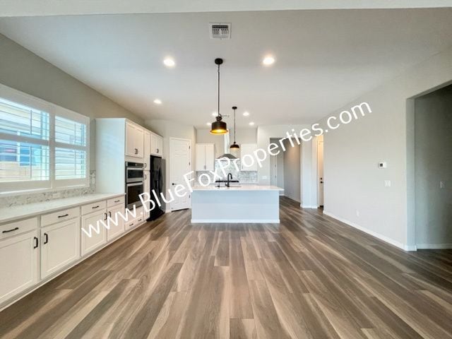 Building Photo - 770 E Danum Vly Dr