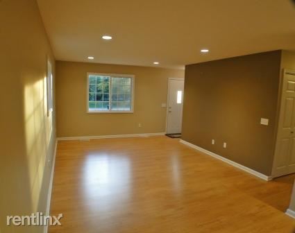 Building Photo - 2 br, 1 bath Duplex - 10972 Mountain Ash A...