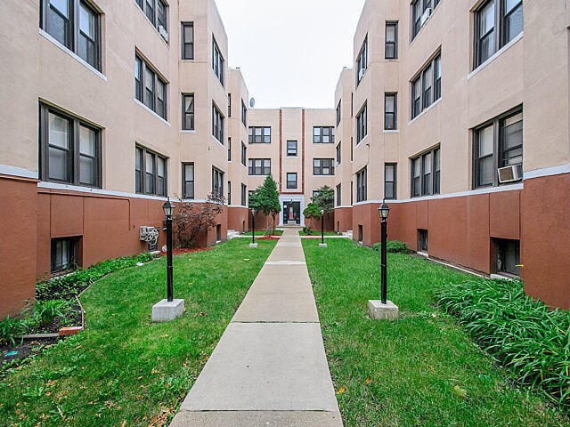 Primary Photo - 4214 N Pulaski Rd