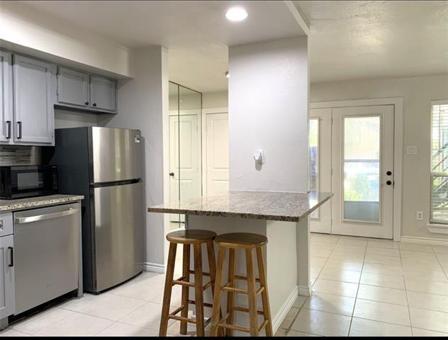 Foto del edificio - 9803 Walnut St