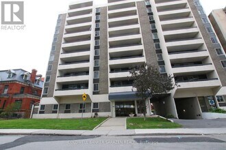 Building Photo - 141 Somerset St W