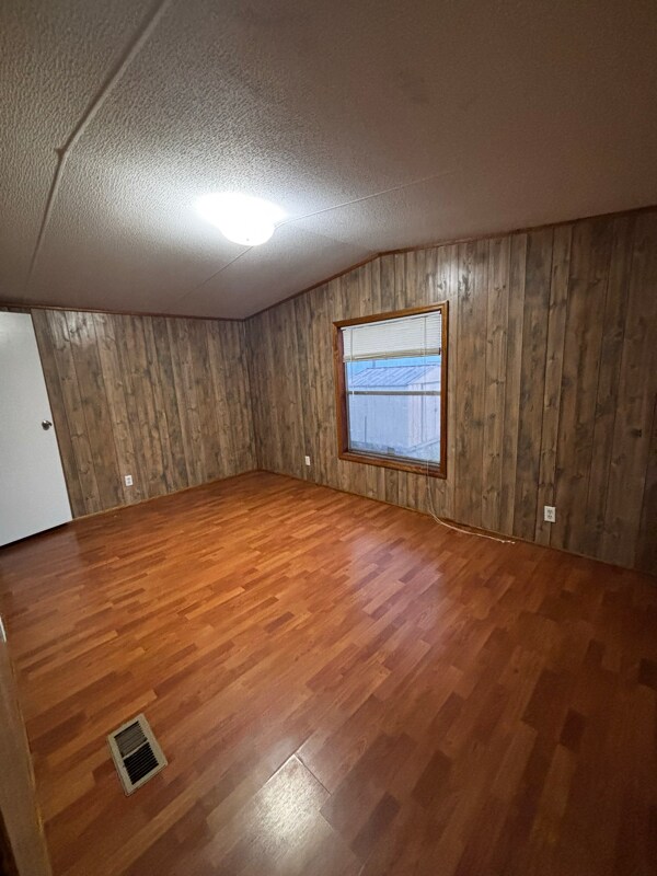 Building Photo - 1081 Mustang Dr