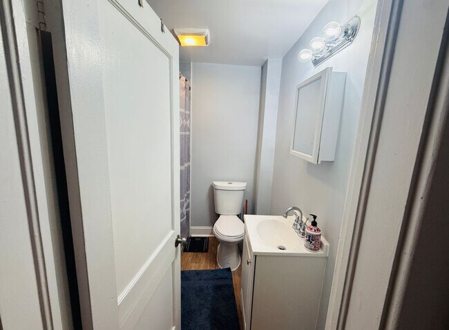 Foto del edificio - 7326 Montgomery Rd