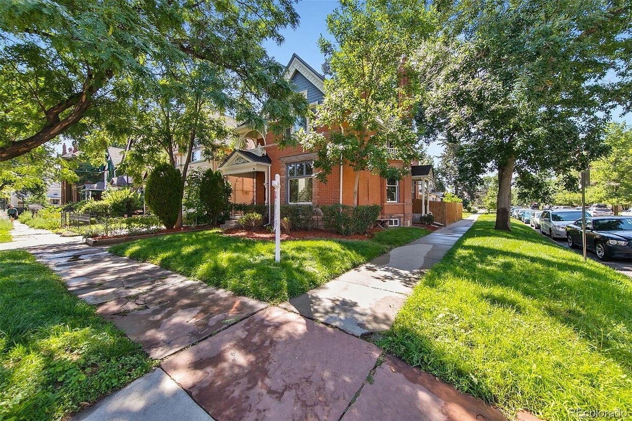 Beautiful corner lot - 1000 E 23rd Ave