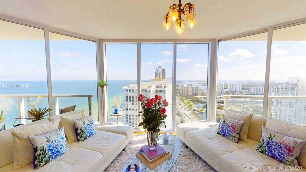 Primary Photo - 16699 Collins Ave