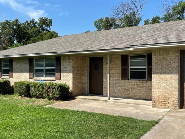 Building Photo - 600 S Morrison St