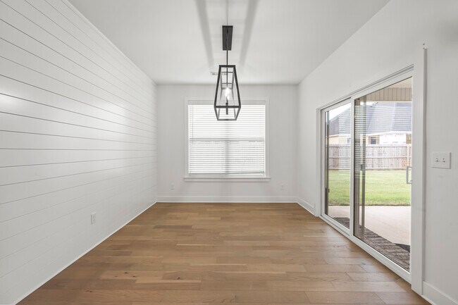 Foto del edificio - 1241 Silver Maple St