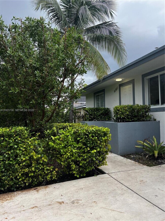 Foto del edificio - 6301 NW 1st Pl