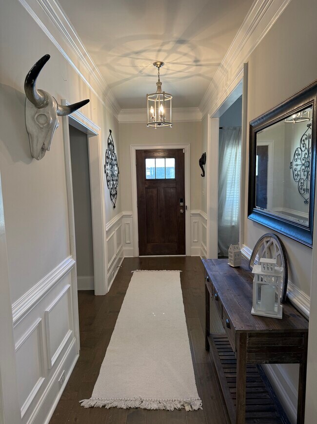 Entrada - 303 Charleston Mills Dr