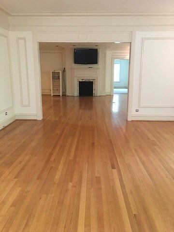 Building Photo - 1301 E Madison Park