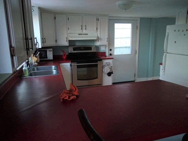 Building Photo - 108 Mill Ln