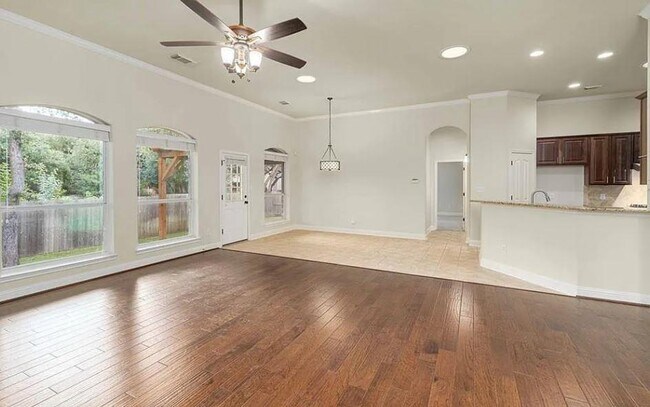 Foto del edificio - 11405 Larue Belle Ln