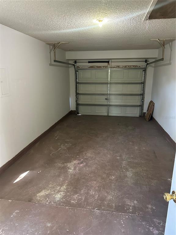 Building Photo - 5 Spring Loop Cir