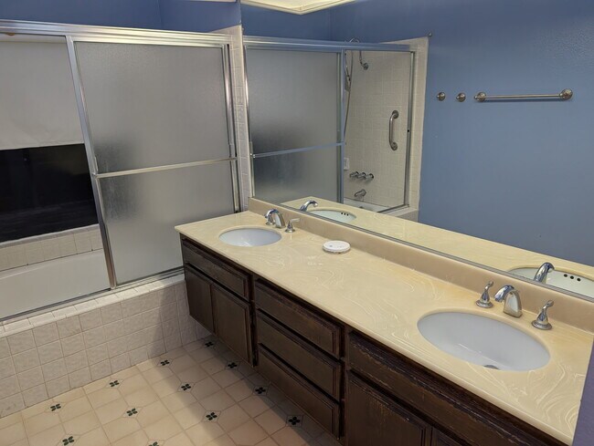 Foto del edificio - 3649 Birdsong Ave