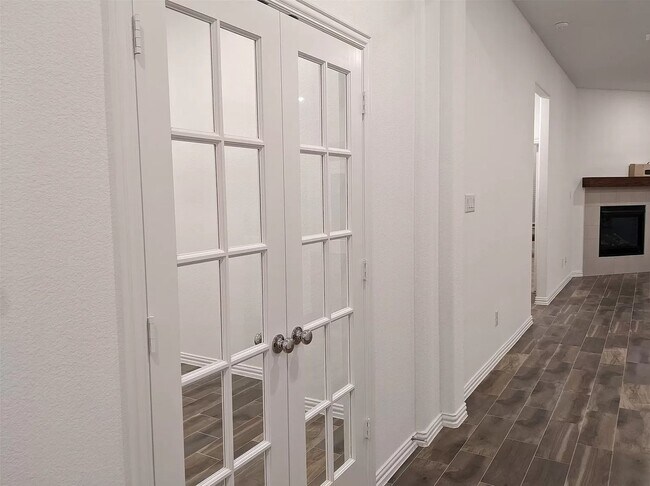 Building Photo - 2705 Dancing Flame Dr