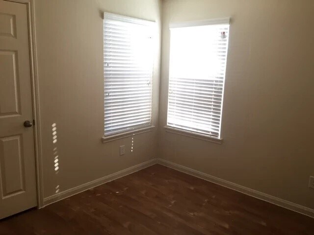 Foto del edificio - 705 South Ella Creek Drive