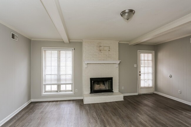 Building Photo - 2074 Woodfield Park Rd