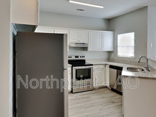 Building Photo - 2429 Brianna Dr