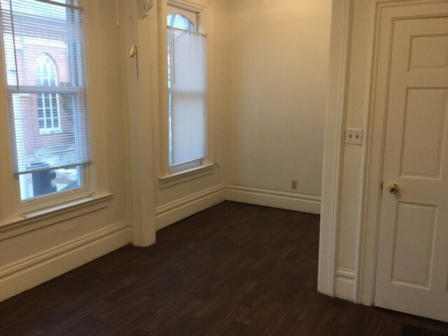 Foto del edificio - 1557 White St