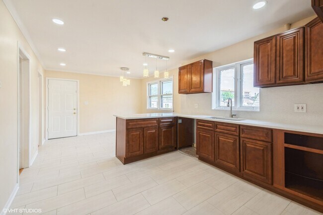 Foto del edificio - 2623 W Arthur Ave