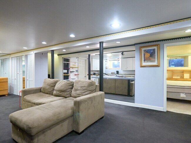 Building Photo - 18 Atherton Rd